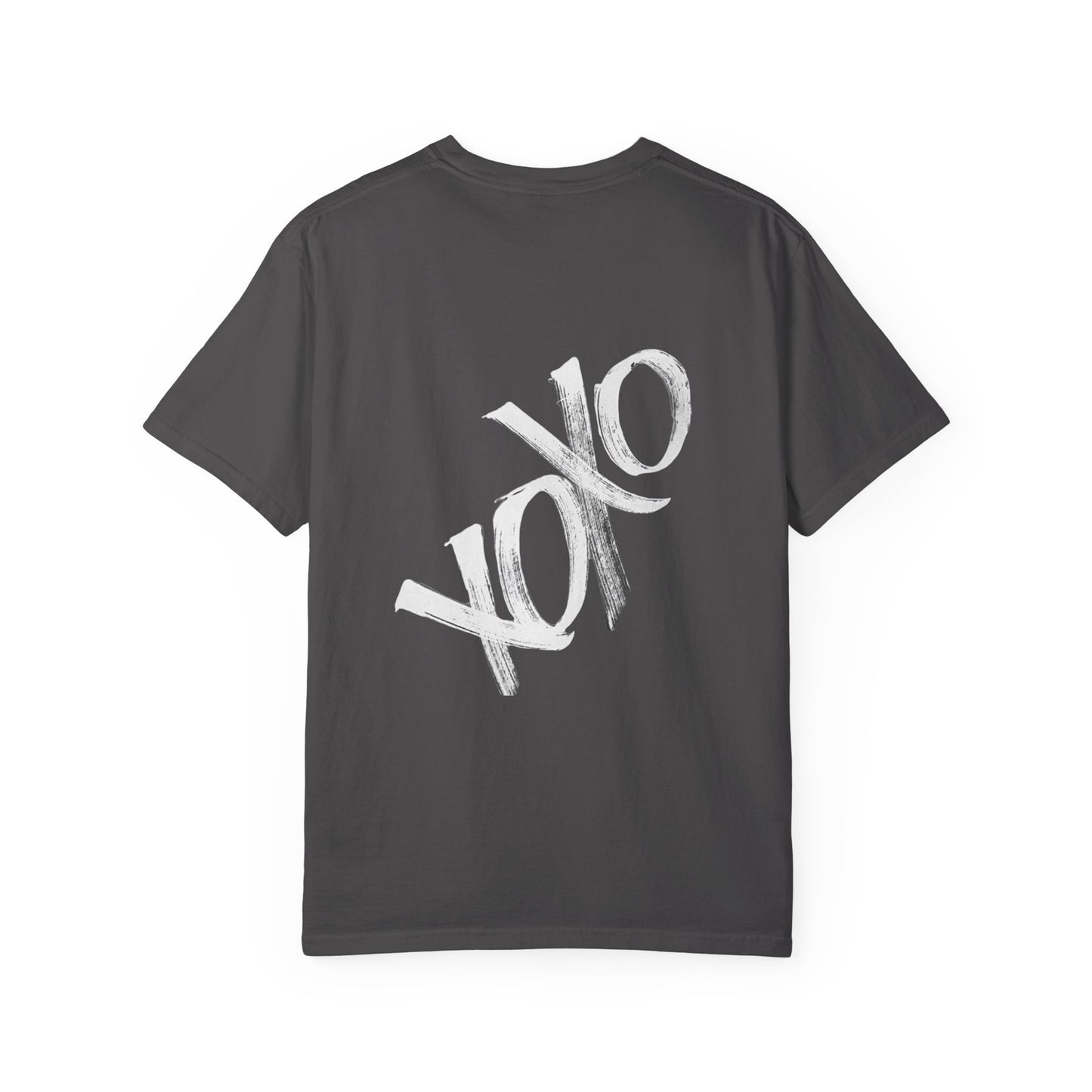 XOXO Brushstroke T-Shirt — Casual Graphic Tee for Valentine’s & Everyday