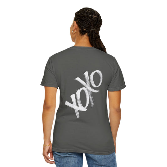 XOXO Brushstroke T-Shirt — Casual Graphic Tee for Valentine’s & Everyday