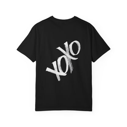 XOXO Brushstroke T-Shirt — Casual Graphic Tee for Valentine’s & Everyday
